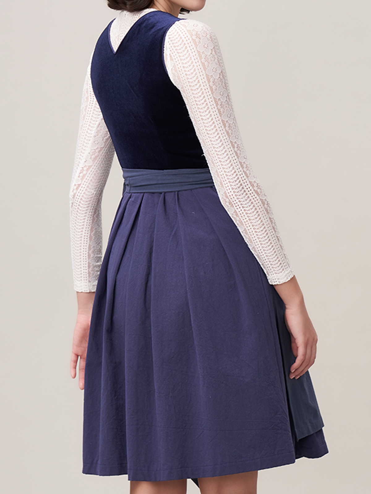Dirndl in Blau – zeitlos und elegant