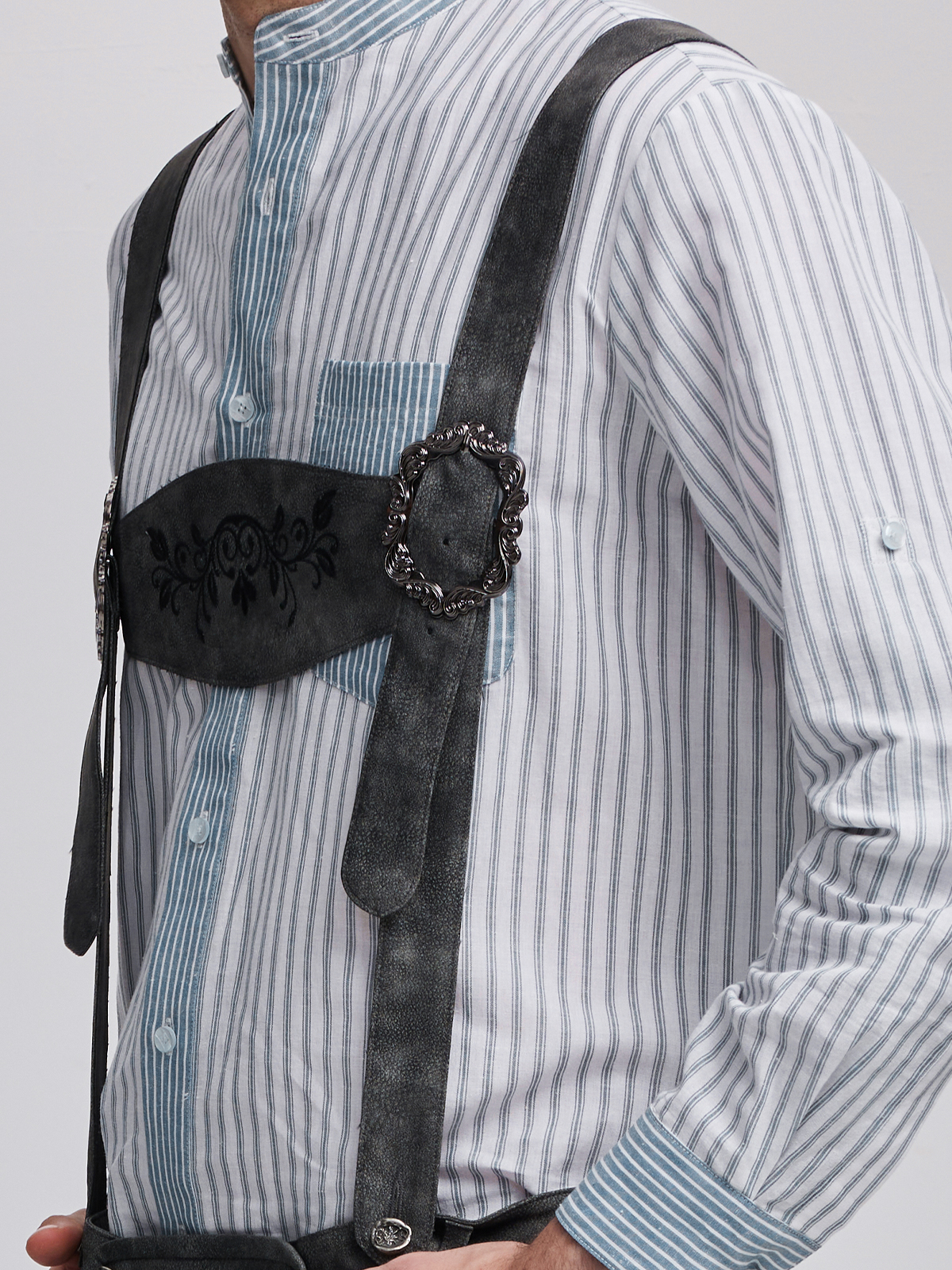Modernes Dirndl in Grau