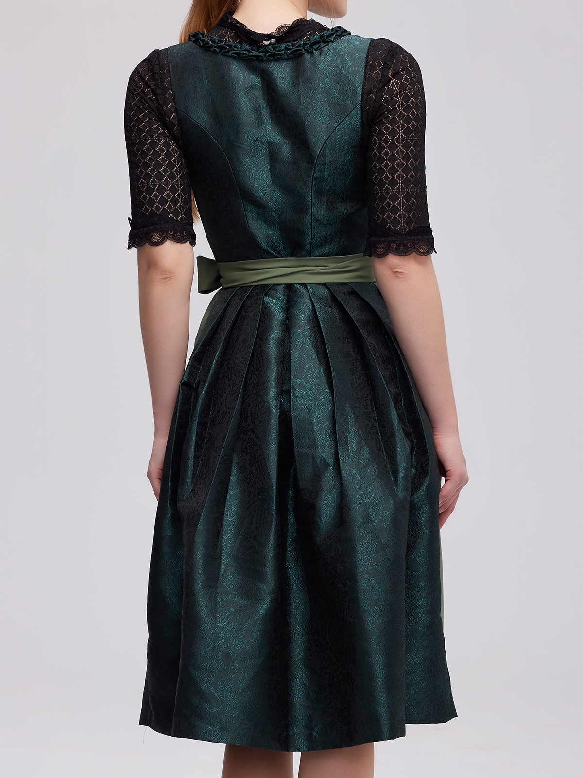 Dirndl in Grün mit modernem Schnitt
