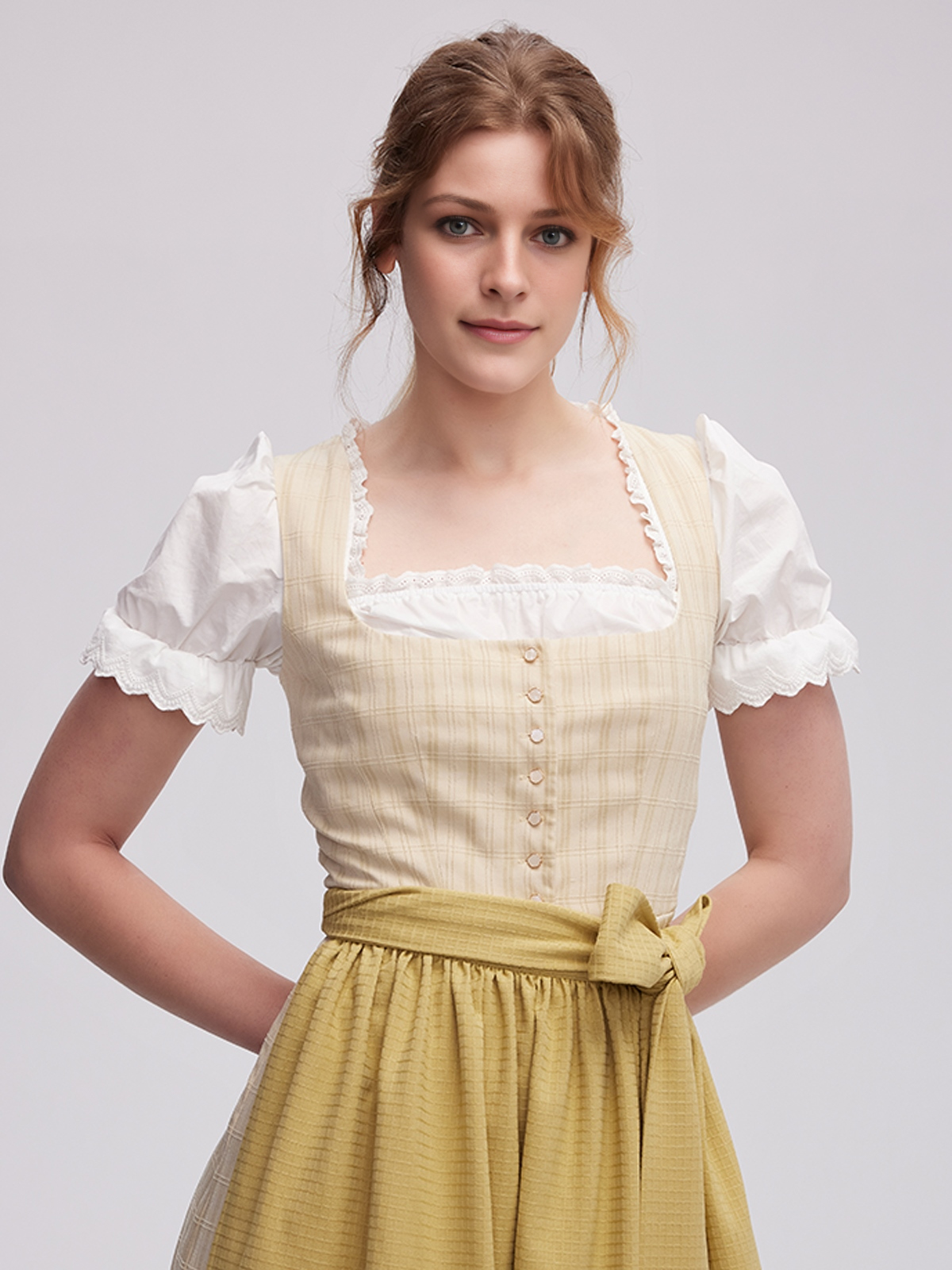 Modernes Ehreer Dirndl in Grün