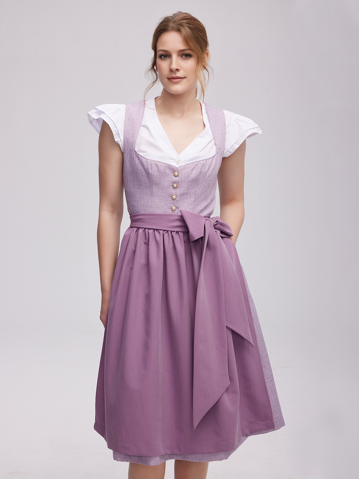 Modernes Dirndl in Lila von Ehreer
