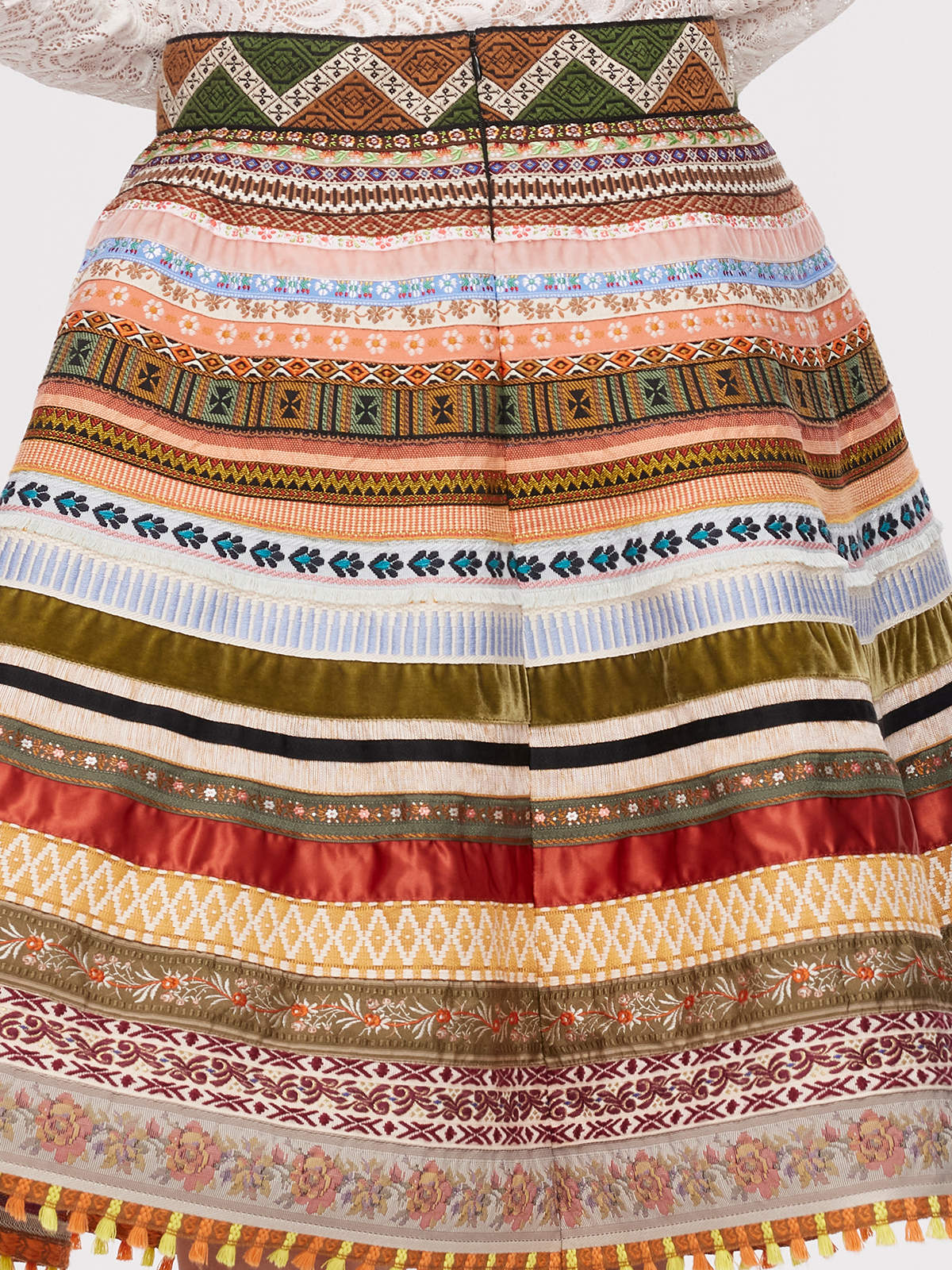 Modernes Dirndl in dunkelgrün