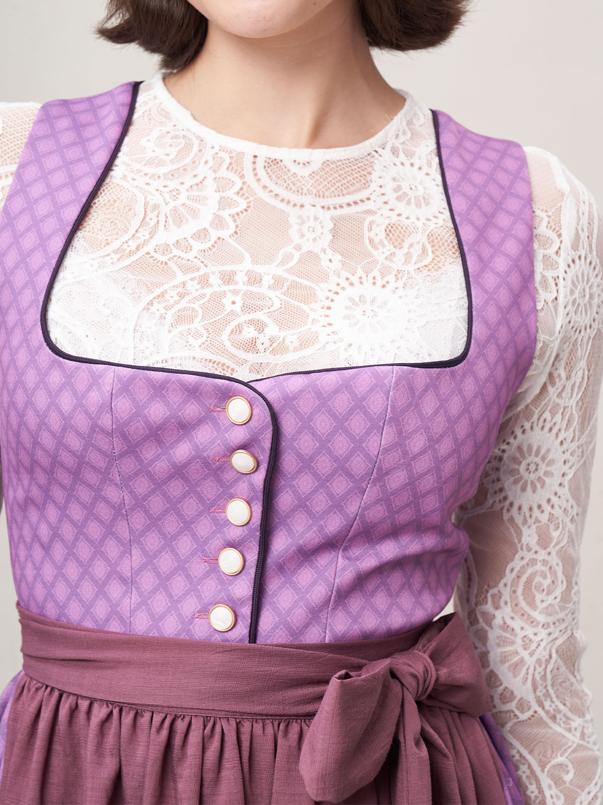 Dirndl mit Reißverschluss in Lila