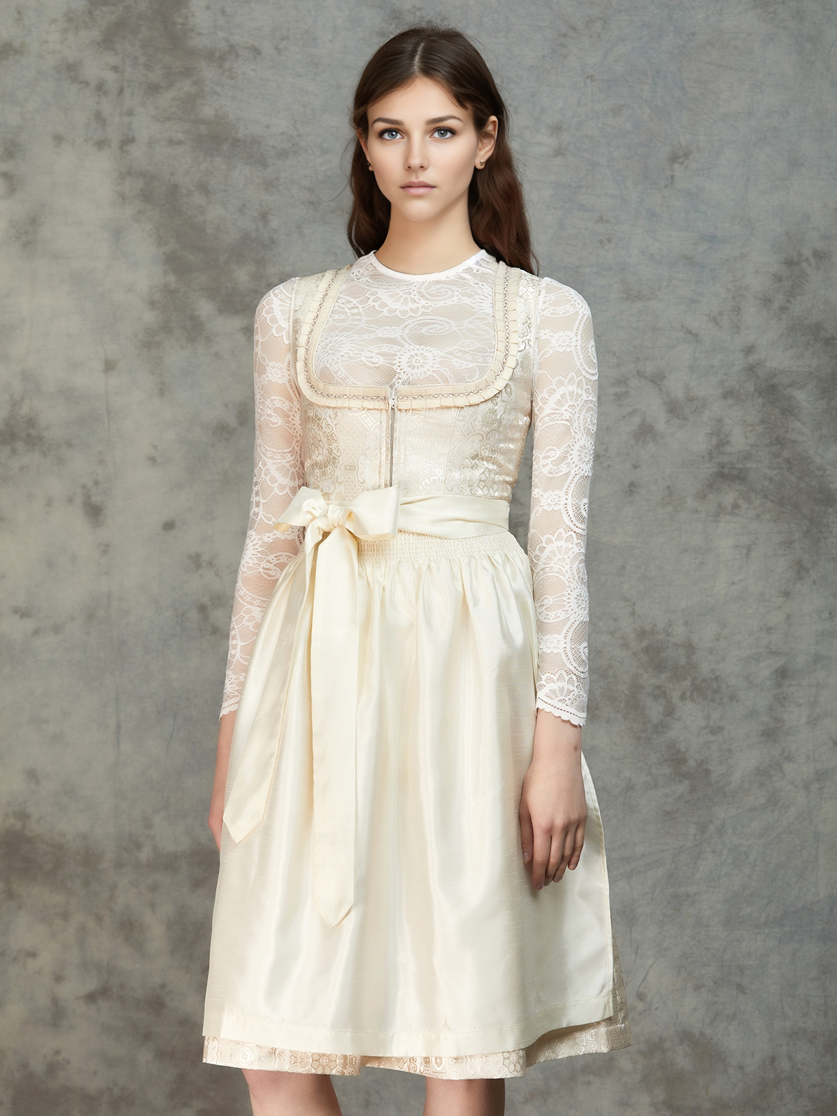 Elegantes weißes Ja Mei Dirndl