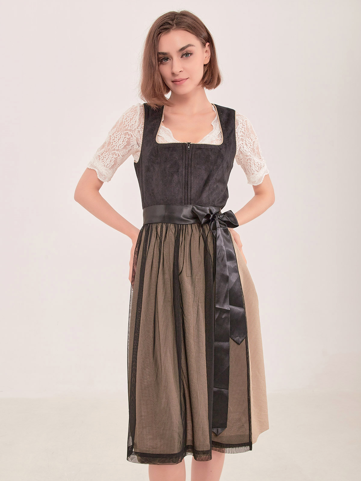 Lange Dirndlbluse in Schwarz