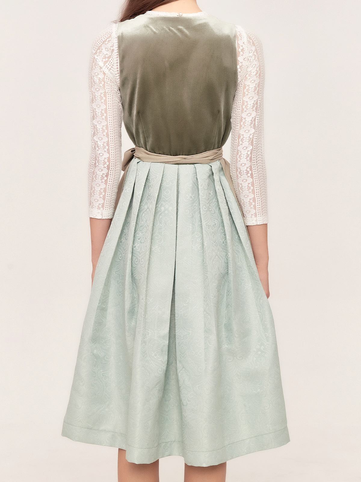 Ehreer Dirndl in Grün – Luxus trifft auf Tradition