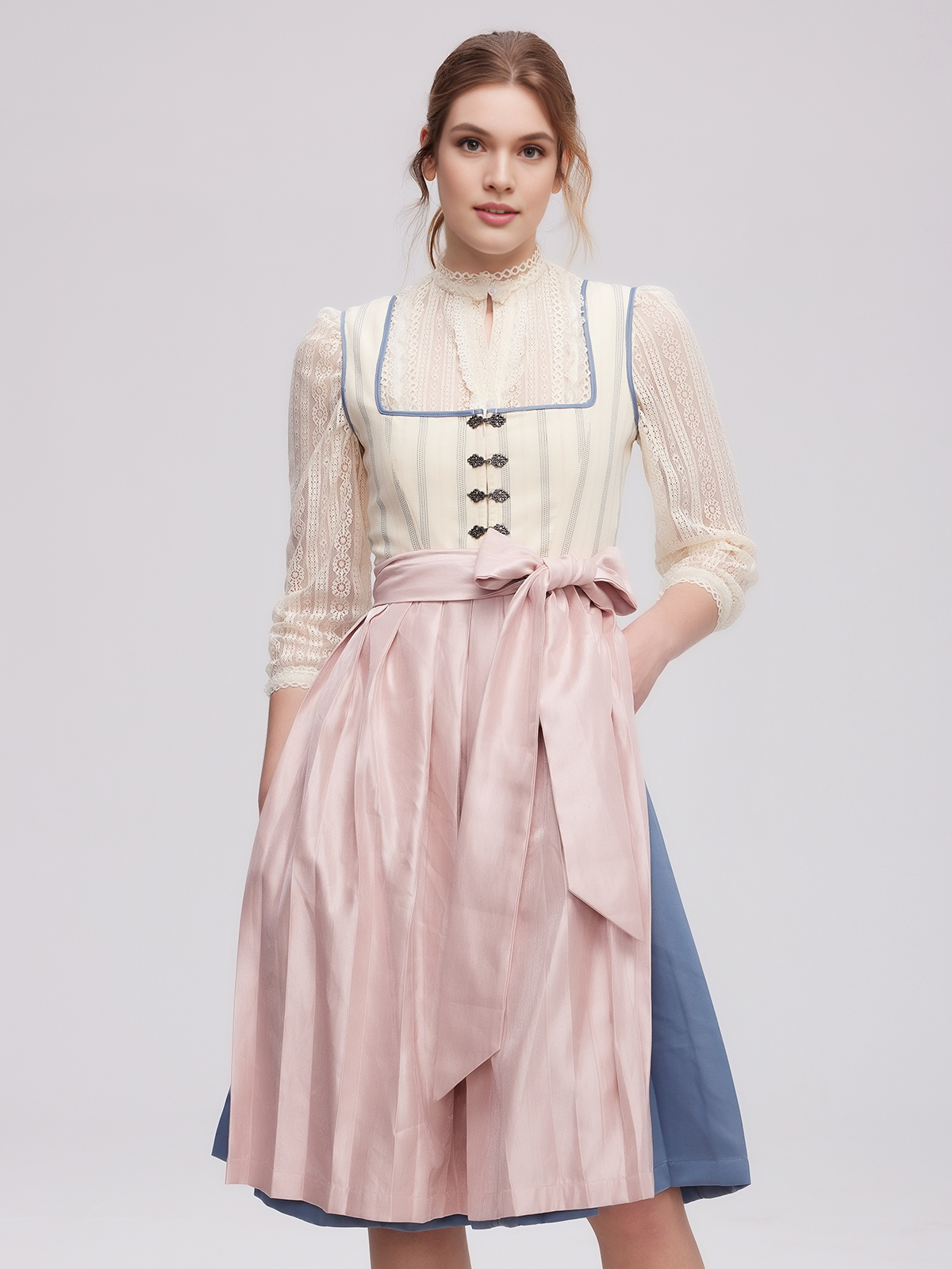Dirndl mit beigem Ausschnitt