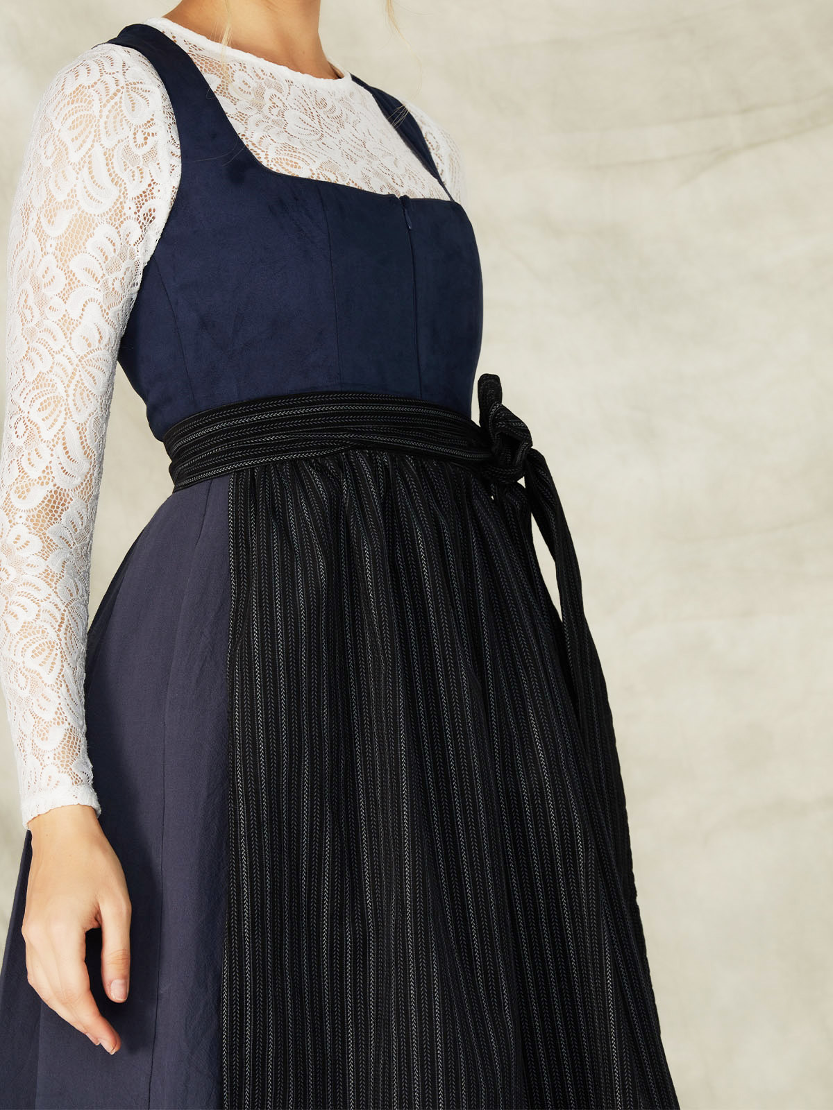 Dirndl in Grün – stilvoll und naturverbunden