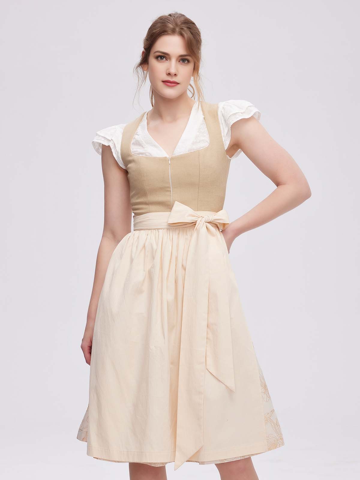 Braunes Dirndl mit femininem Schnitt