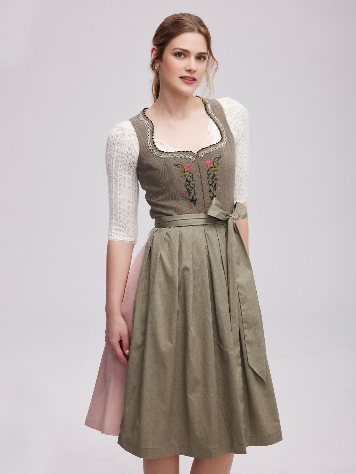 Dirndl Royalblau in eleganter Ausführung