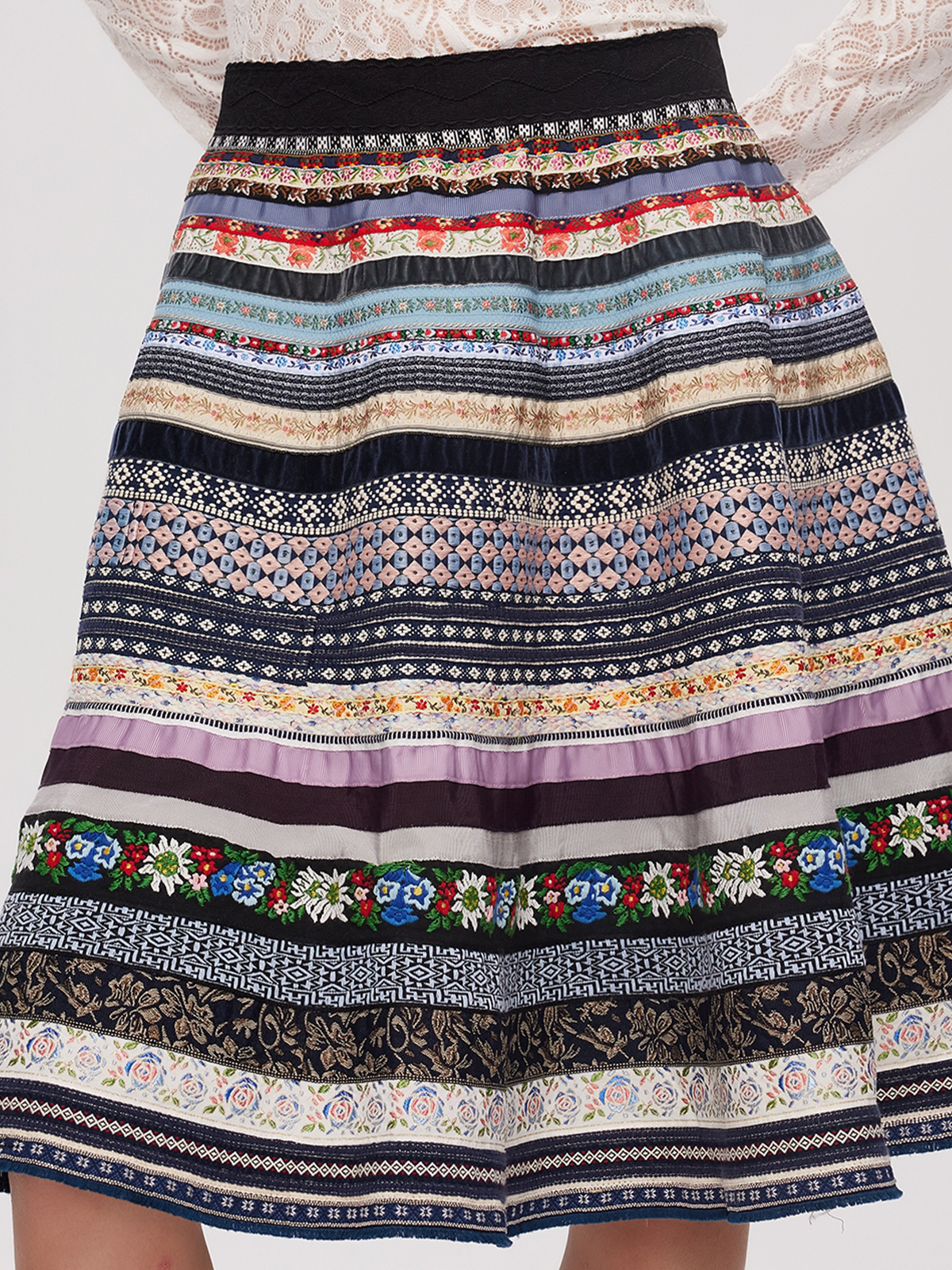 Dirndl in eleganter Blautönung